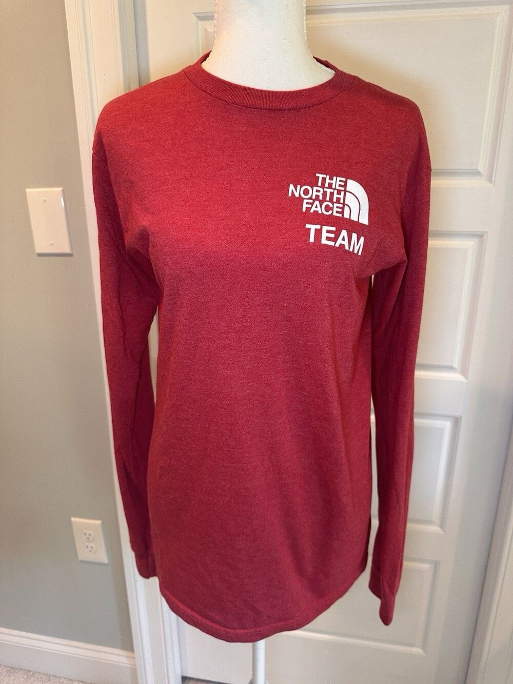 The North Face Team Red Long Sleeve T-Shirt Icons of Exploration Graphic Small S